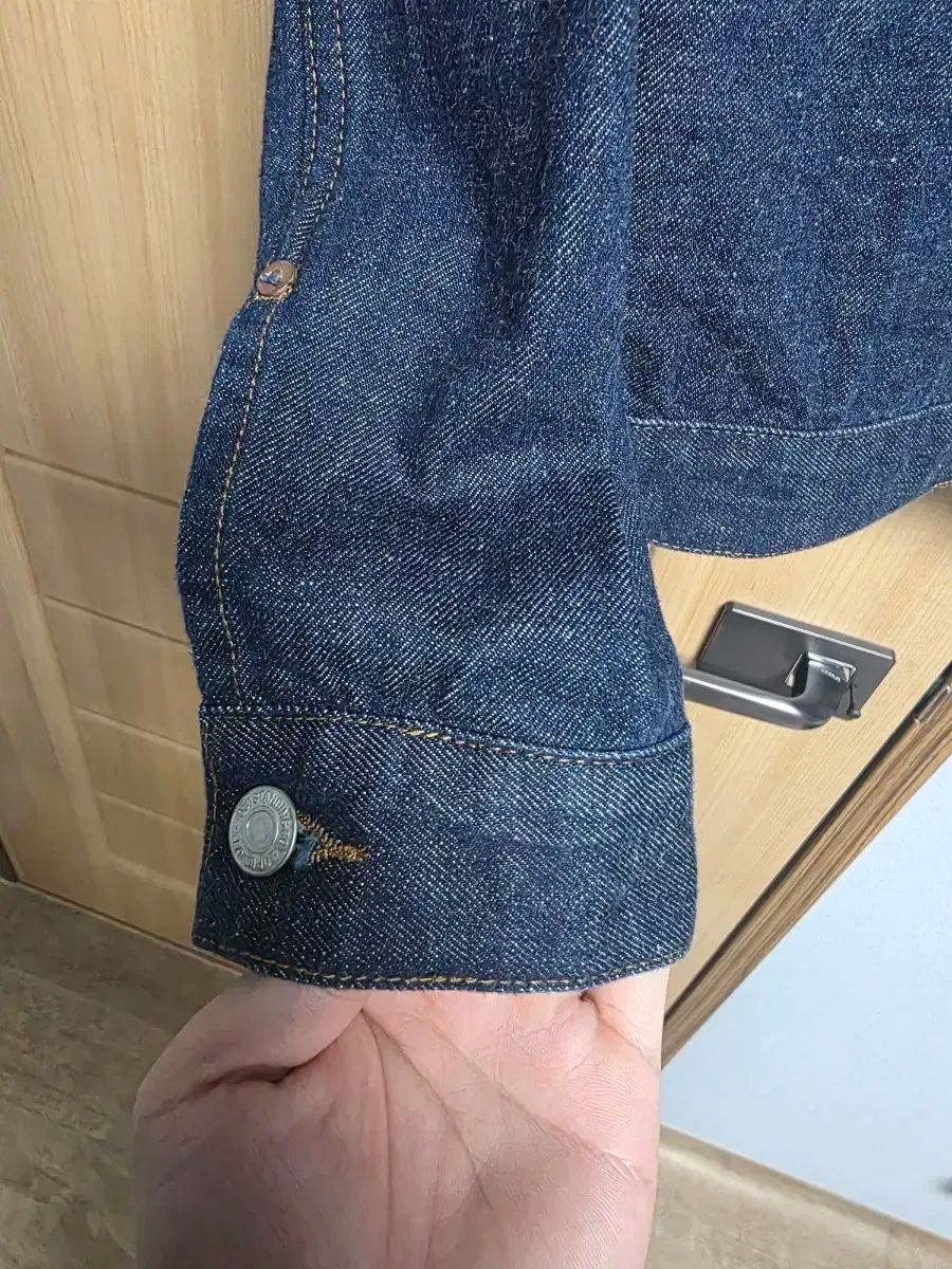 OUTSTANDING アウトスタンディング