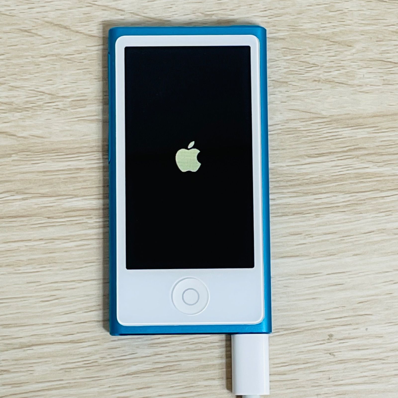 iPod nano 第7世代 16GB ブルー 動作可 充電不良 - メルカリ