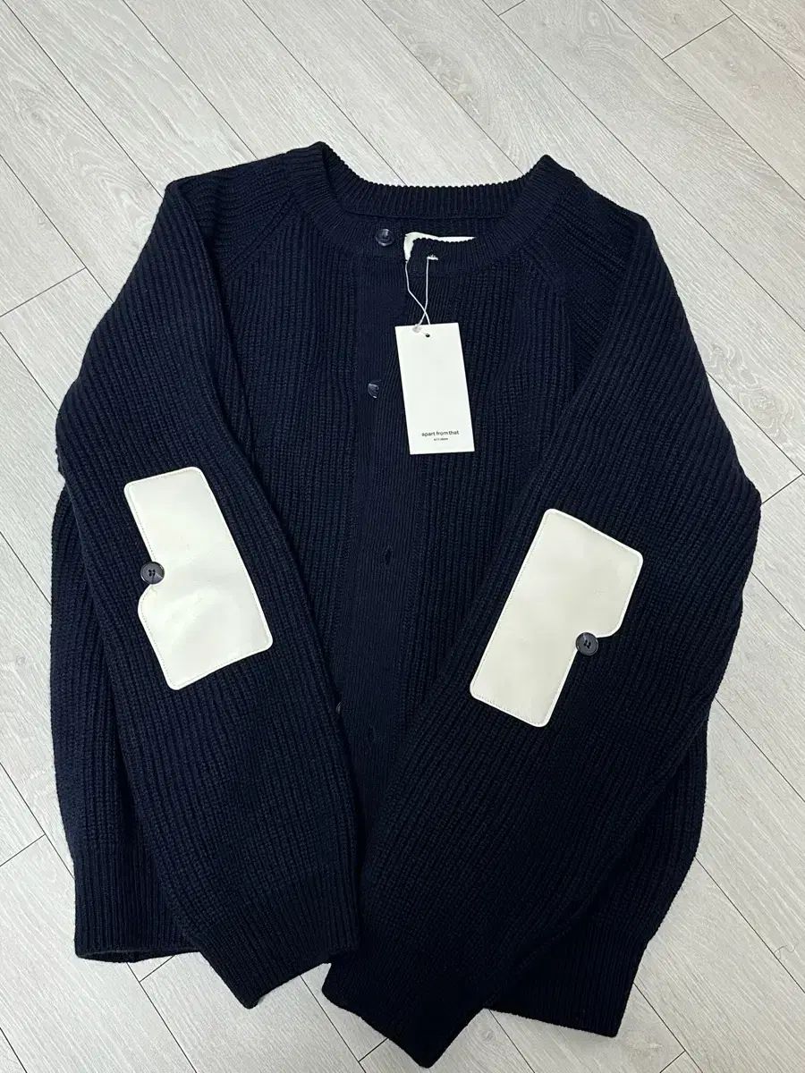 Years ago ロバーウール カーディガン ラウンドネック M