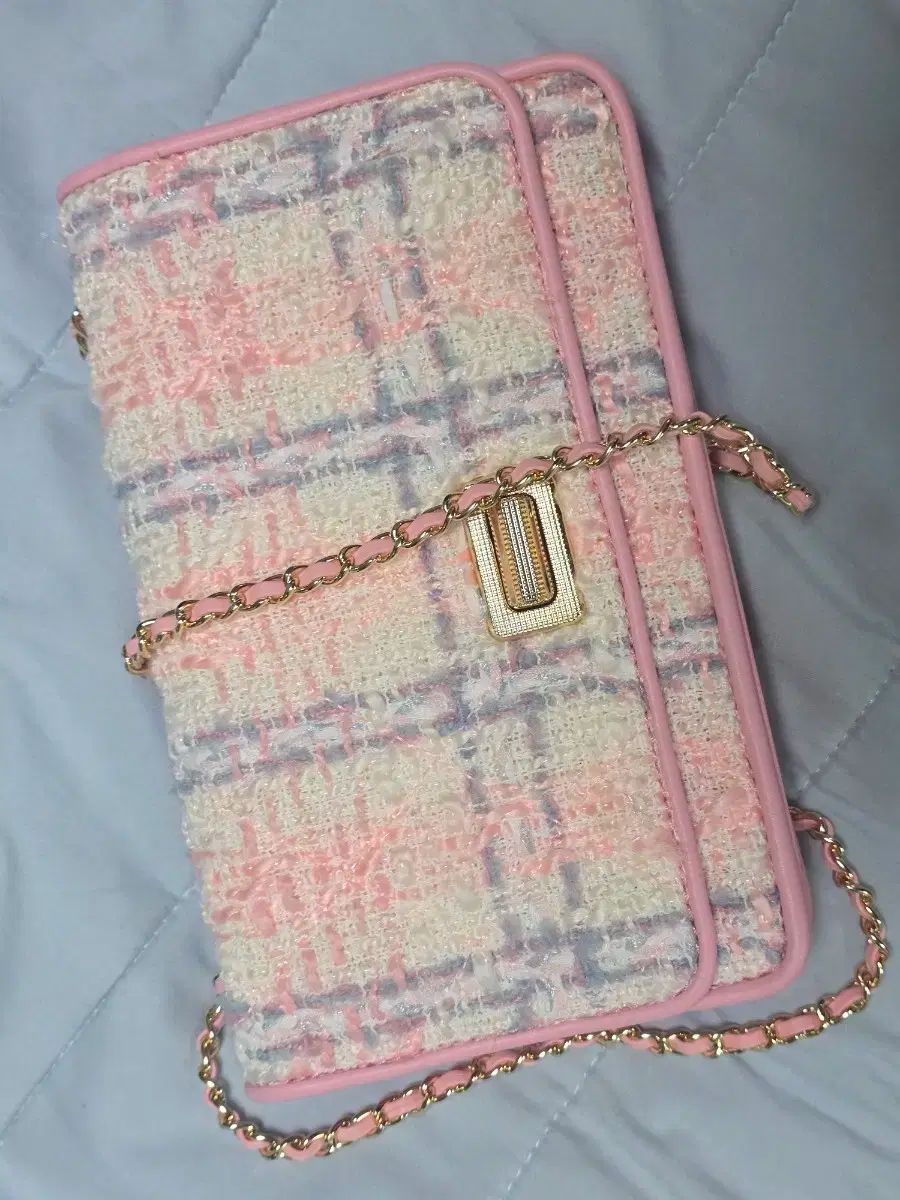 チャールズアンドキース ツイード ピンク チェーン クロスバック