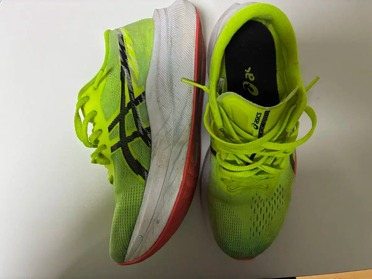 アシックス MAGIC SPEED 23.5 cm