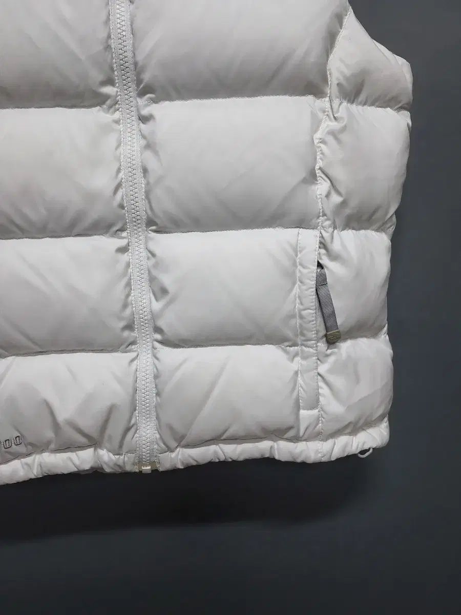 THE NORTH FACE ザノースフェイス 700 白 ダウン ベスト - メルカリ