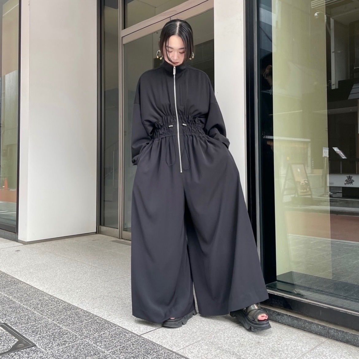 美品 現行 完売 UN3D. アンスリード WAVE SHIRRING JUMP SUIT - メルカリ