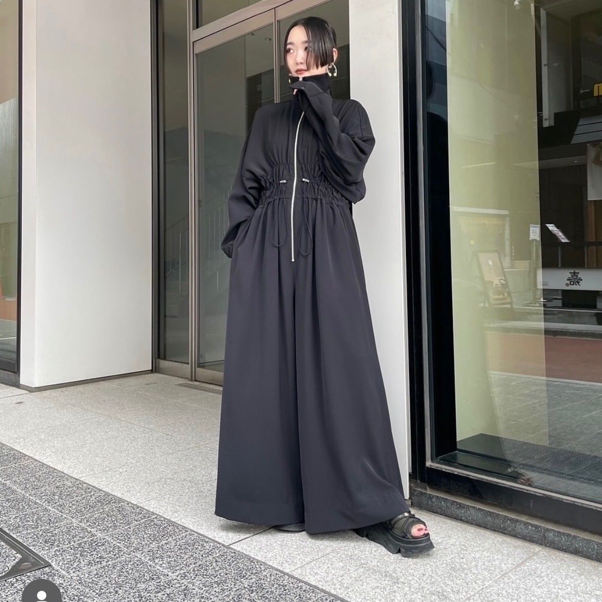 美品 現行 完売 UN3D. アンスリード WAVE SHIRRING JUMP SUIT - メルカリ