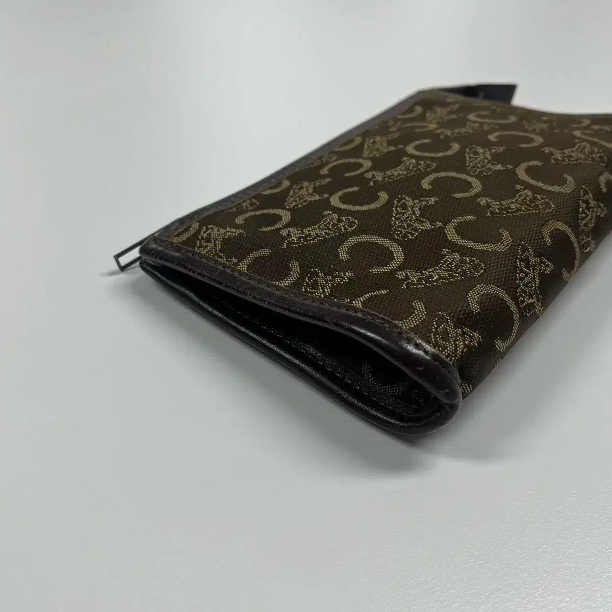 クラッチバッグ