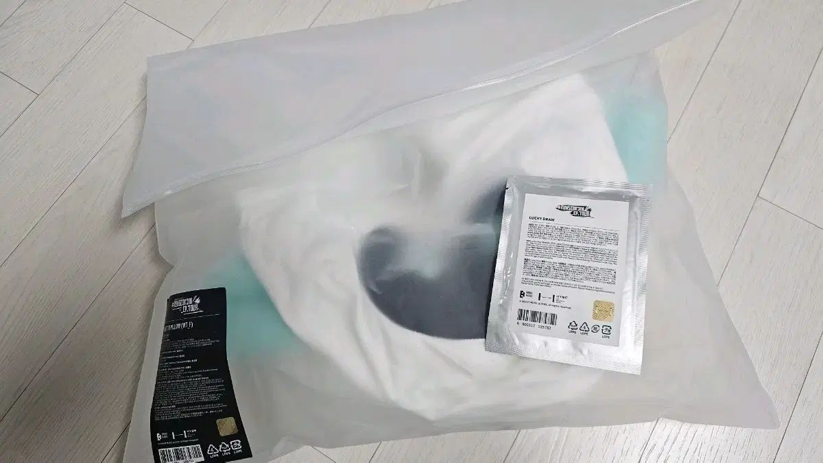 BTS 防弾少年団 バンタン ジン RUN ジン JIN ソクジン ツアー アンコールコンサート アンコン 仁川 インチョン ウット ネックピロー ネック枕 SELL