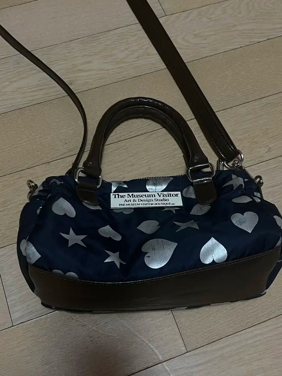 THE MUSEUM VISITOR ミュージアム ハート スター クラック ボストン バッグ