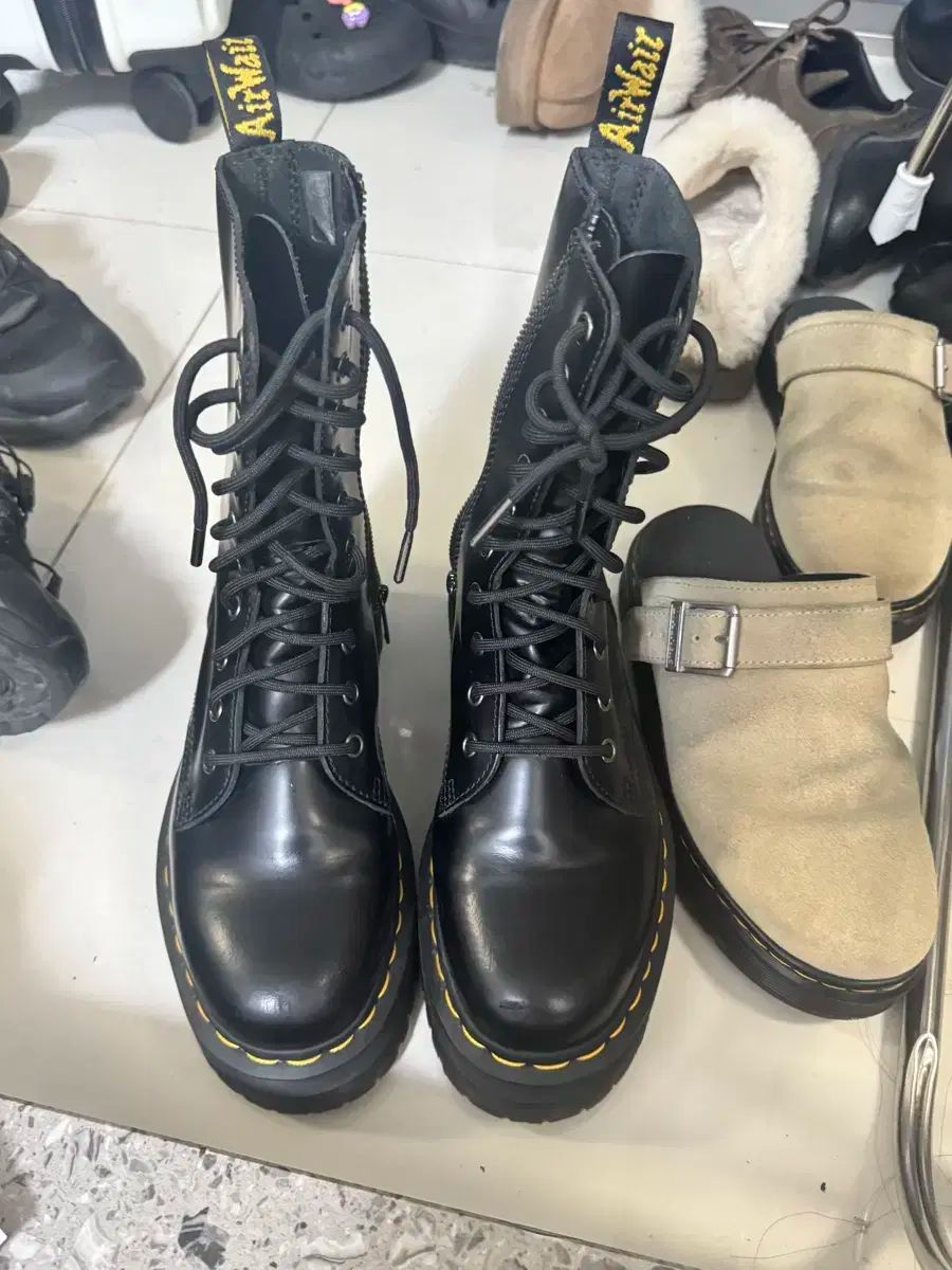 240 5回未満着用 DR. MARTENS ドクターマーチン ジェイドン ハイ ブラック ブーツ