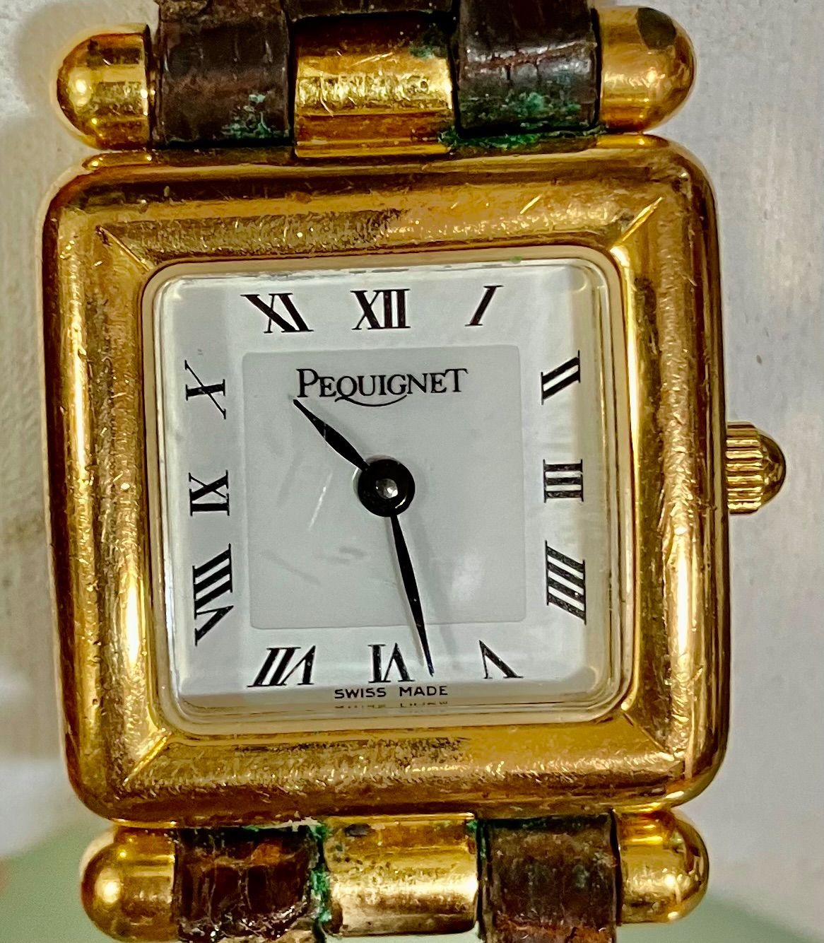 稼働品 Pequignet ペキネ QZ ホワイト文字盤 レディース腕時計 スイス製 ヴィンテージ