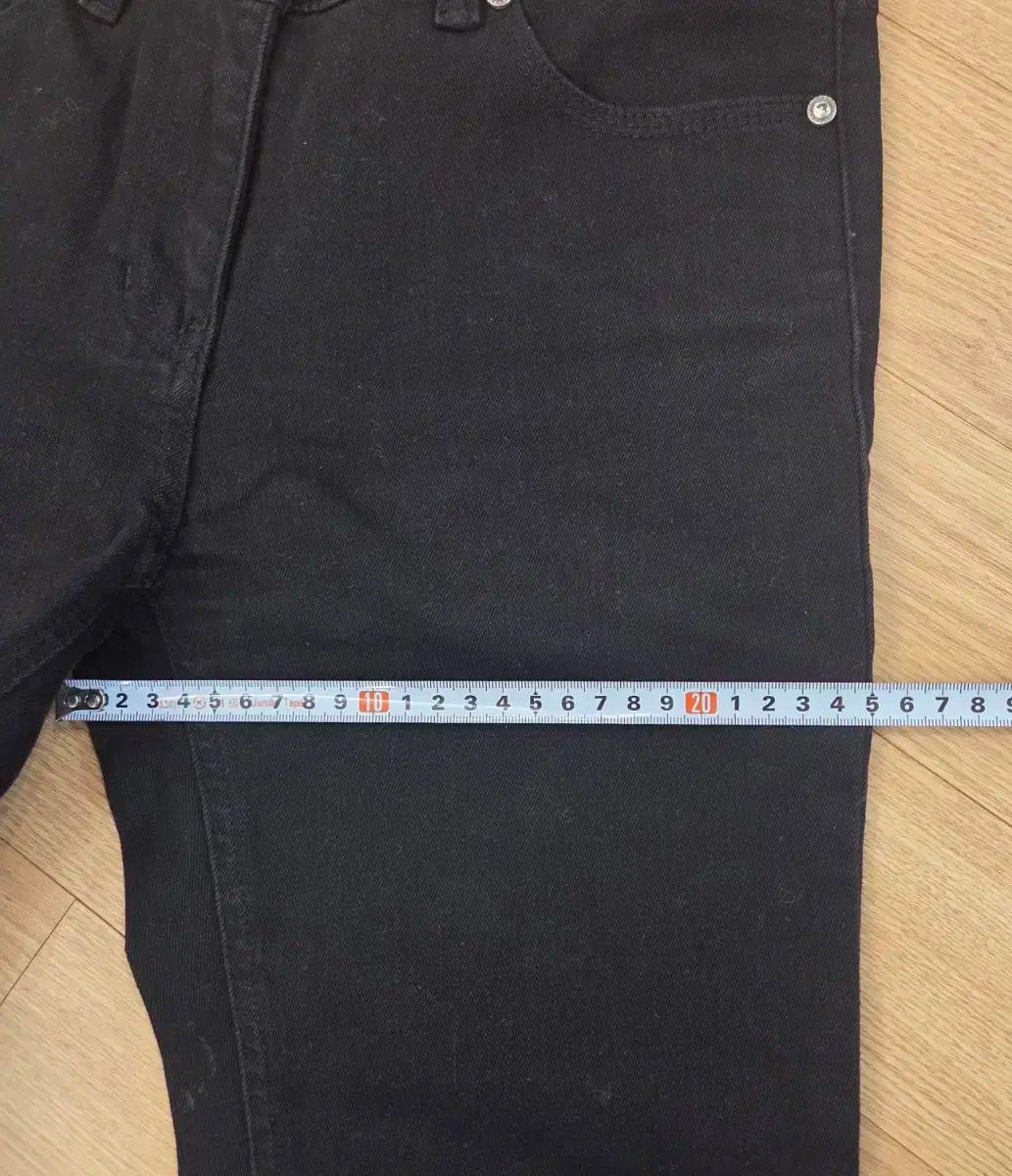 カットオフ パンツ