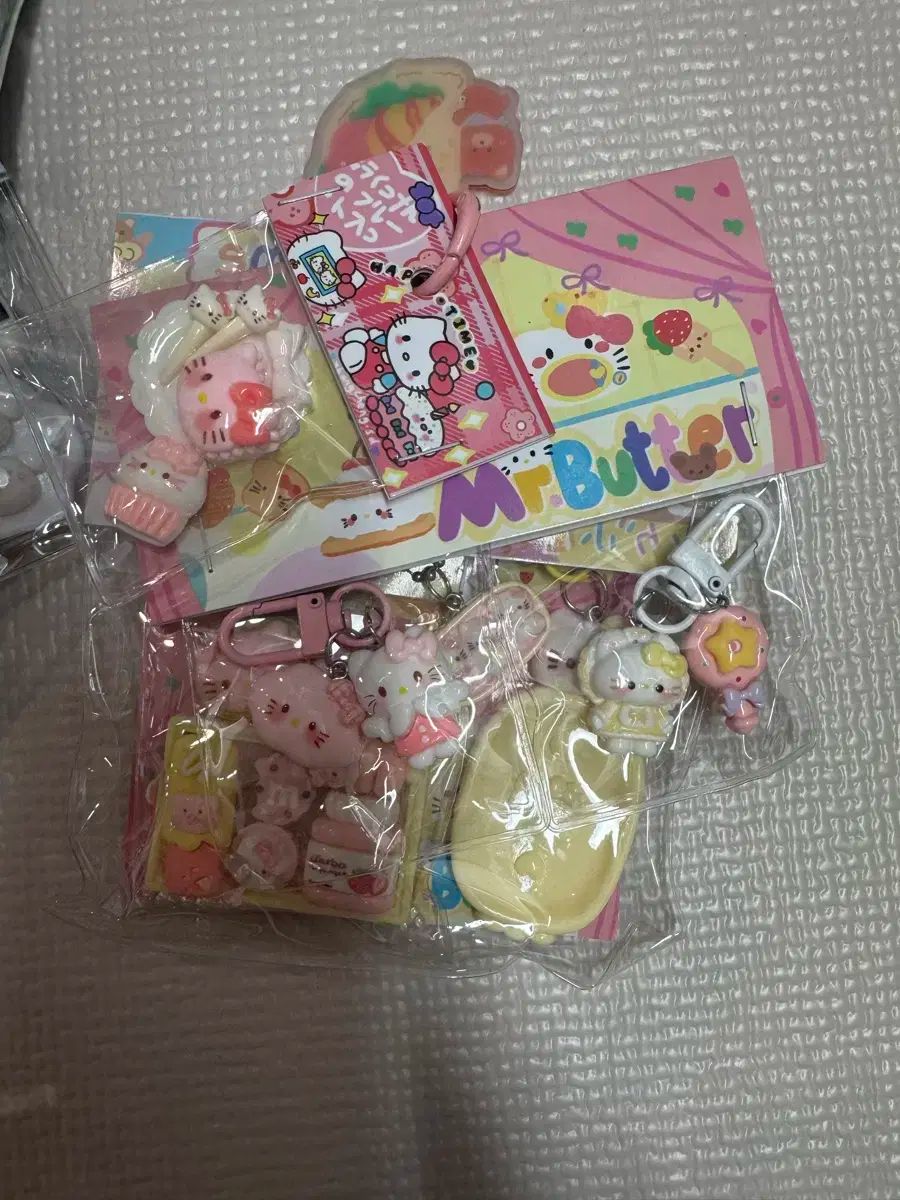 ハローキティ マイメロディ フロッキーソフビバンク ハローキティ マイメロディ フロッキーソフビコインバンク ハロー