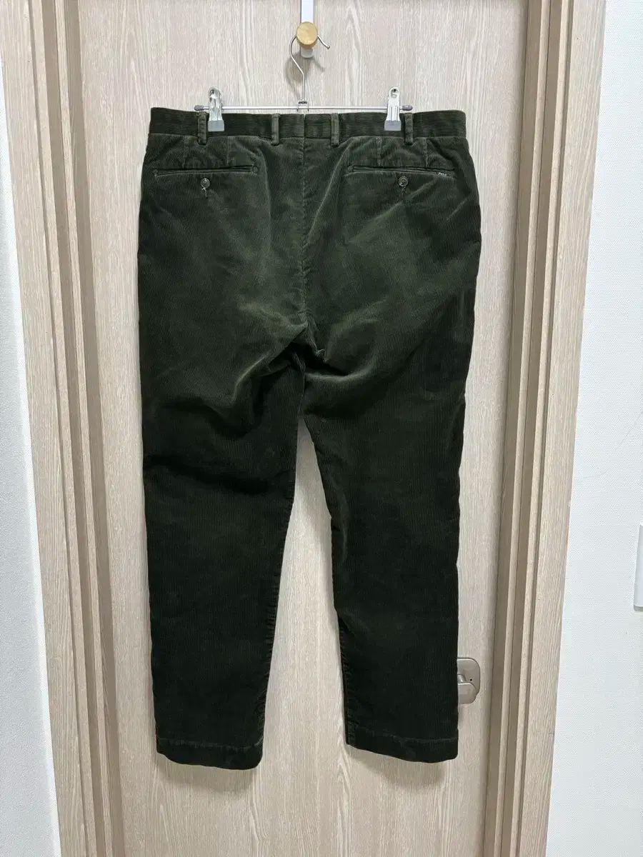 ダークオリーブ