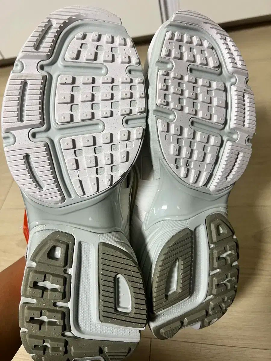 ナイキ V2K ゴアテックス 白 255