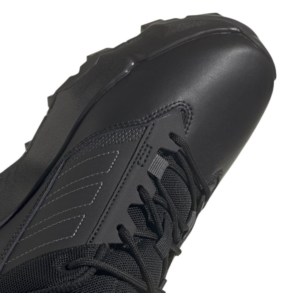 アディダス トレッキングシューズ