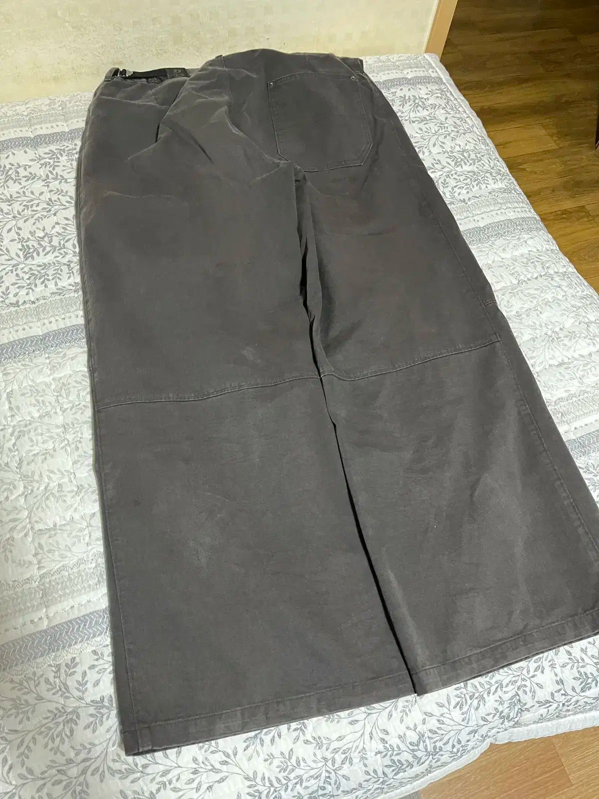 4 ポリテル ワンタック Gosima パンツ Deep Charcoal