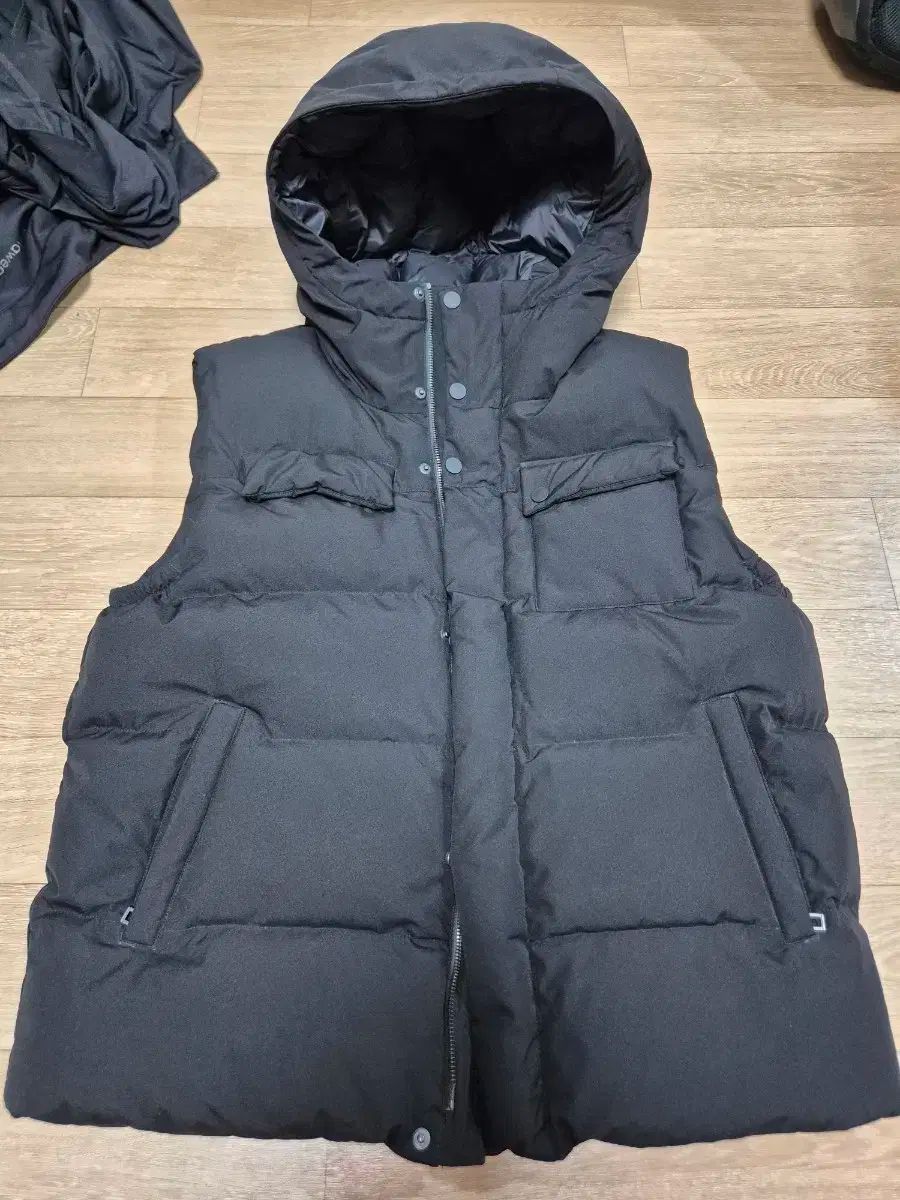 KOLON SPORT コーロンスポーツ ヘスティジアン グースダウン ベスト