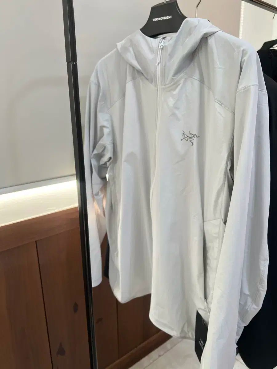 アークテリクス ガンマ ライトウェイト フーディ ソリチュード XL