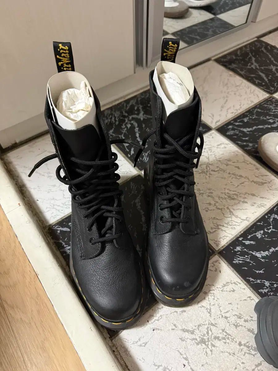 DR. MARTENS ドクターマーチン ウィメンズ 1490 バージニア ブラック 230