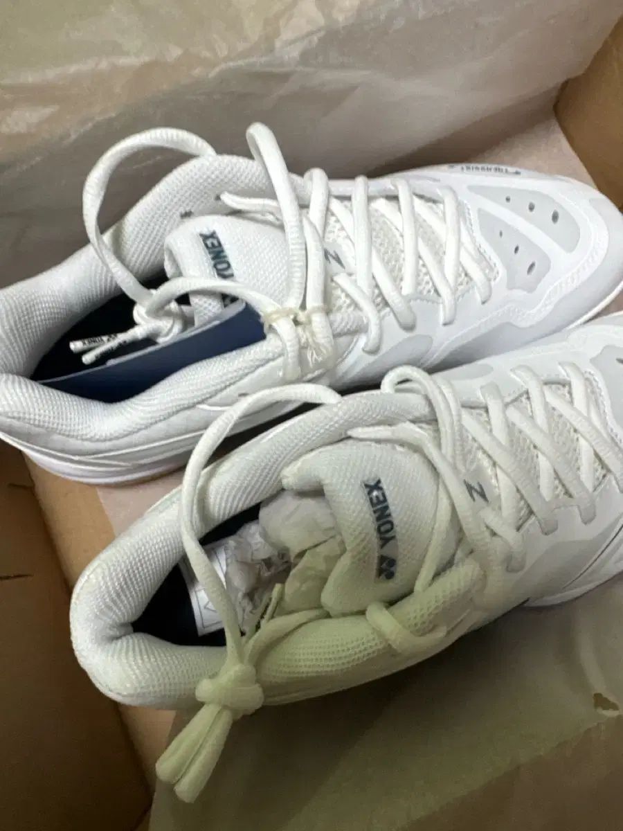 ヨネックス 65z バドミントンシューズ サイズ 265