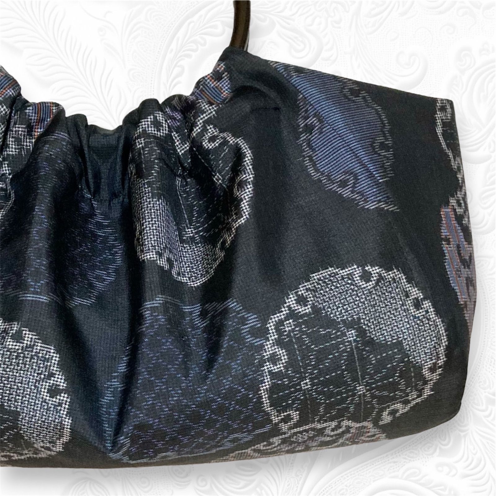 着物リメイク グラニーバッグ 村山大島紬 龍黒 雪輪文様 横長 - メルカリ