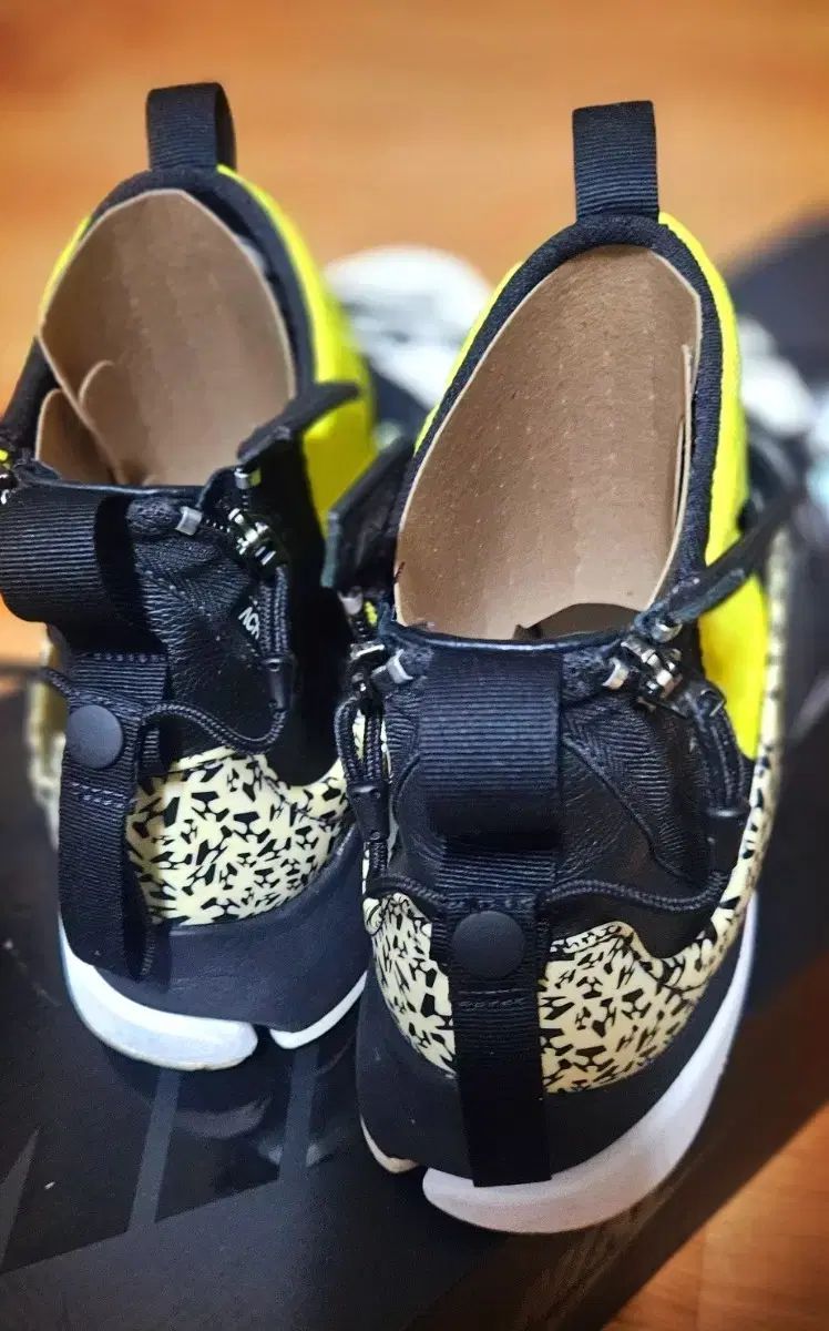 ナイキ ミッド プレスト アクロニウム 290