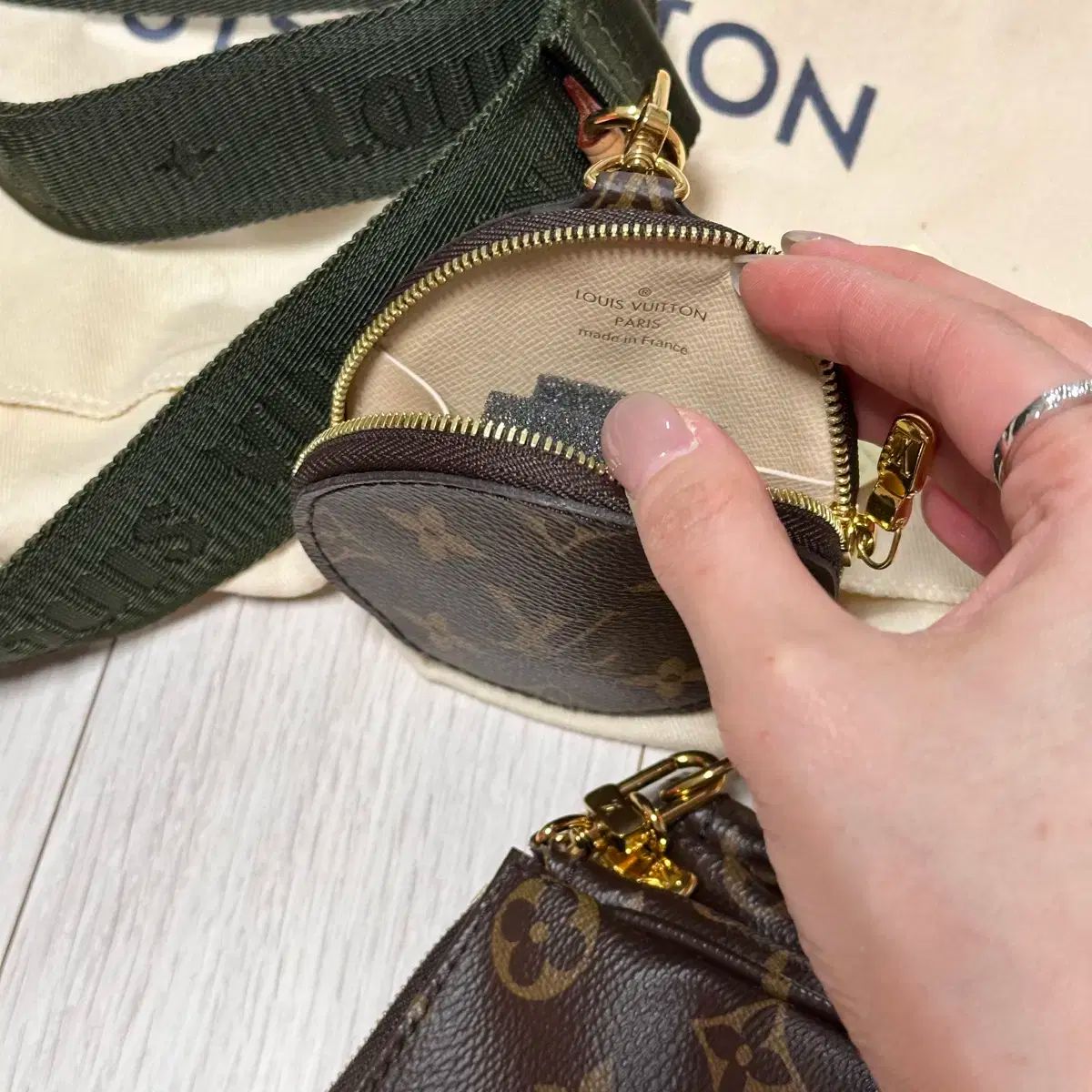  ルイヴィトン マルチ ポシェット アクセソワール M 44813 メッセンジャーバッグ ショルダーバッグ