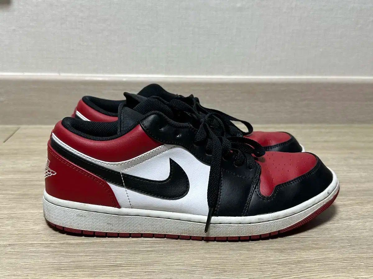 エアジョーダン1 ロー ブレッド トゥ 285