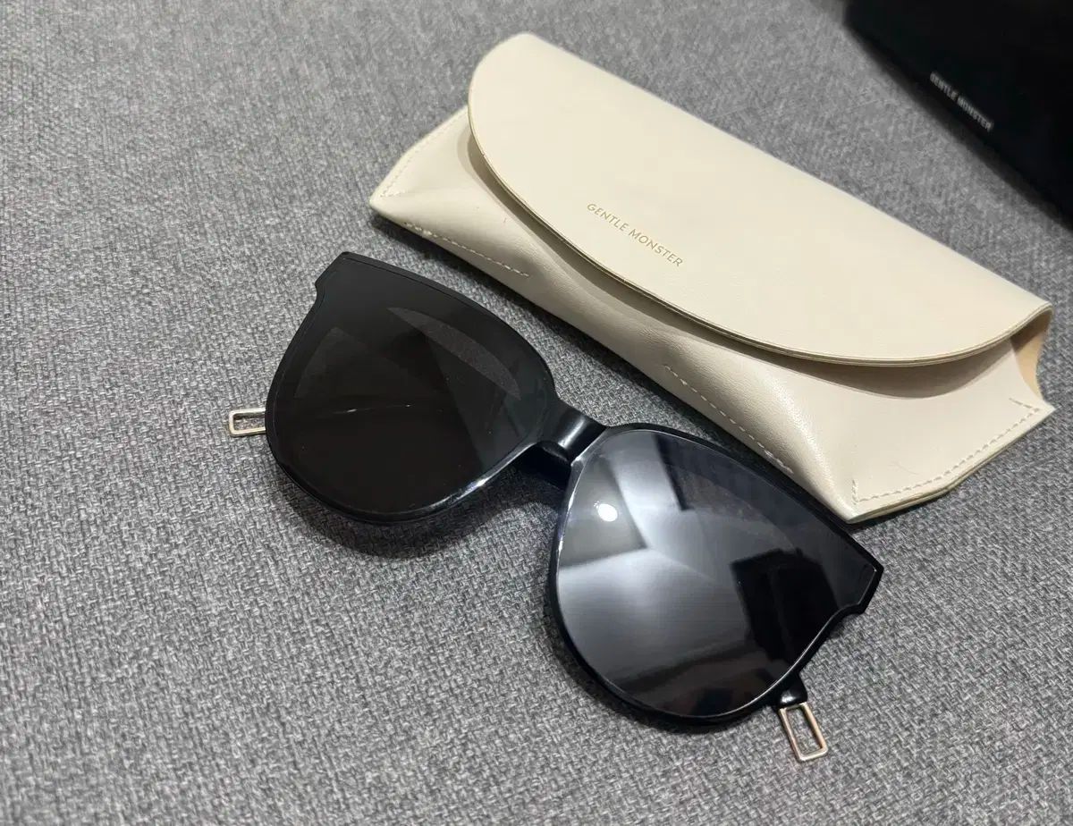 GENTLE MONSTER ジェントルモンスター in scarlet サングラス