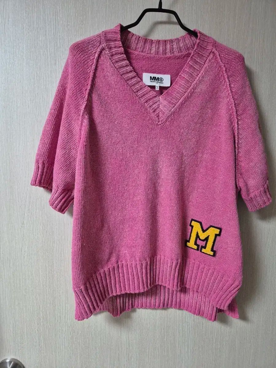 メゾン マルジェラ MM6 ピンク ウォッシュド ロゴ ニット 半袖ニット