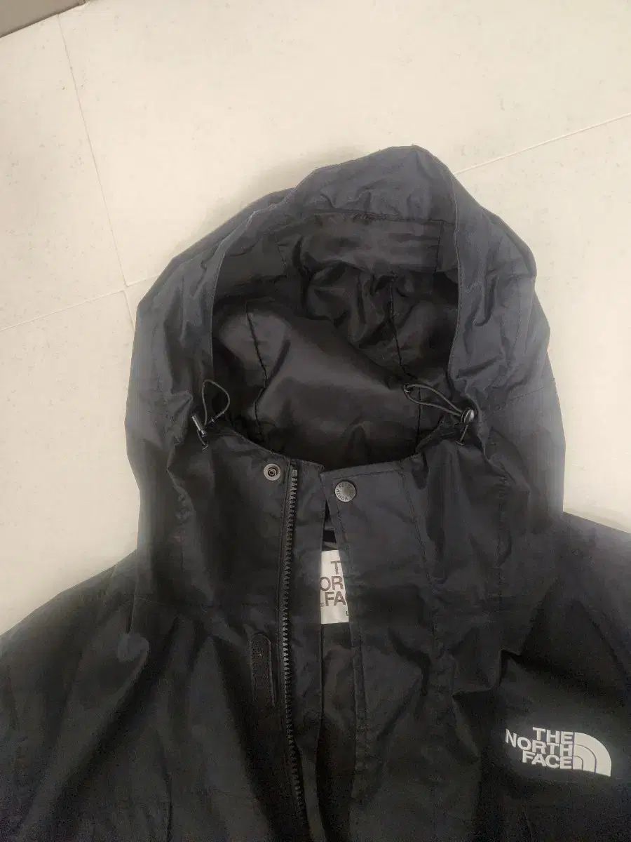 DRYVENT ウィンドブレーカー