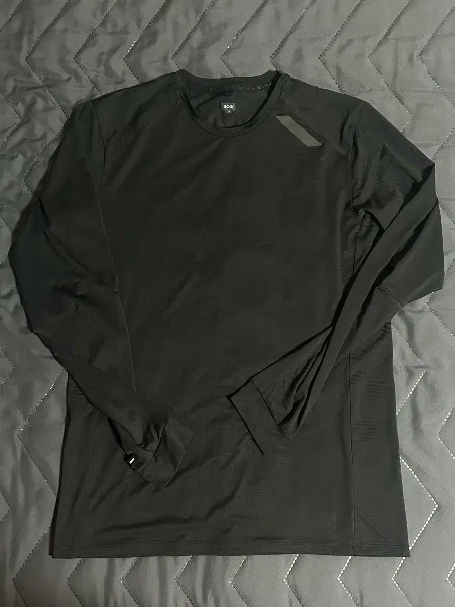 ソーラーランニングテックTシャツ 長袖 m