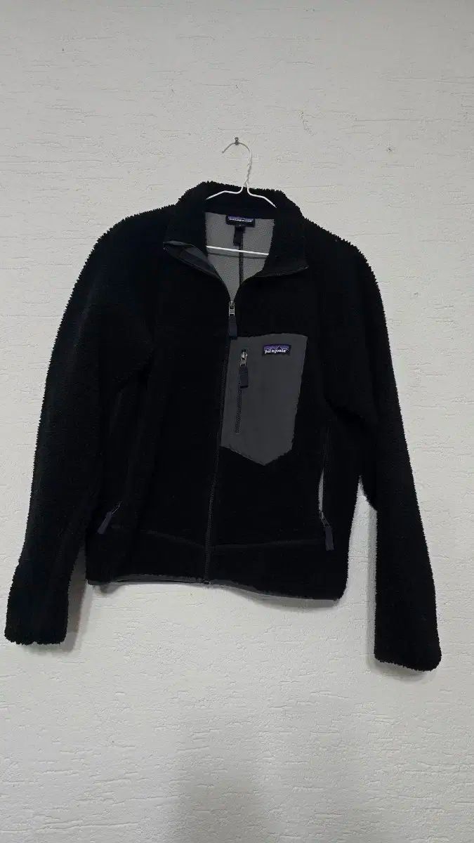 S パタゴニア ブラック レトロ フリース ジップアップ レディース