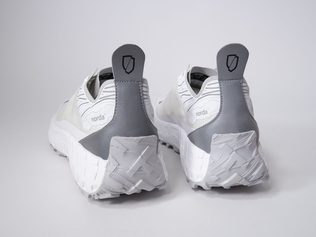  NORDAノルダ NORDA 001 M WHITEトレイルランニングシューズ US 10 28 cm その他 靴