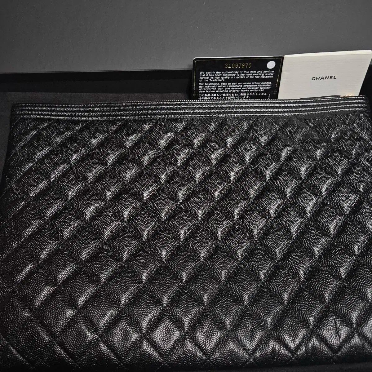 31番台 CHANEL ボーイ キャビア クラッチバッグ ブラック large