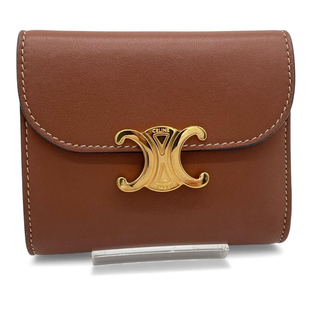 セリーヌ CELINE 三つ折り財布 スモールフラップウォレット トリオンフ シャイニースムースラムスキン タン ブラウン
