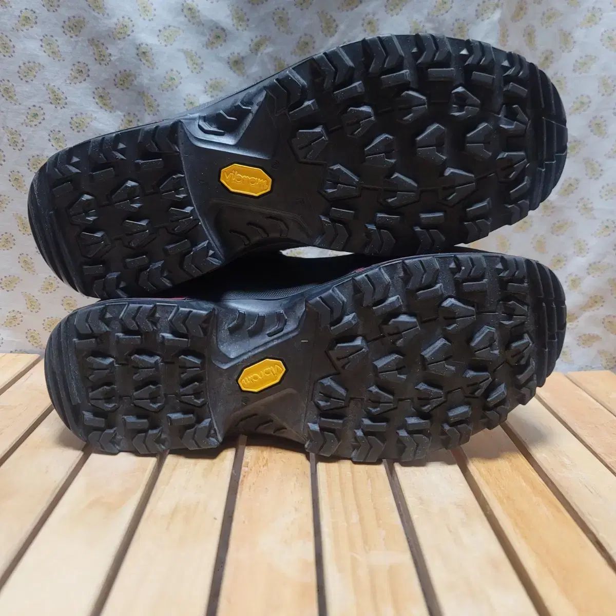 トレッキングシューズ