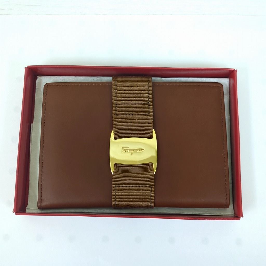 サルヴァトーレフェラガモ ヴァラ レザー リボン パスポートケース 手帳カバー ブラウン イタリア製