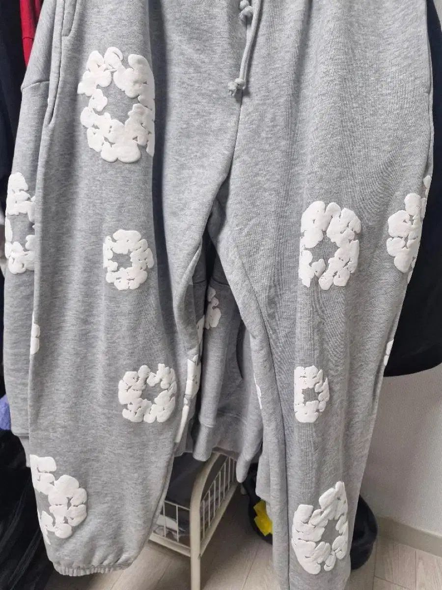 DENIM TEARS デニムティアーズ セットで売ってみます