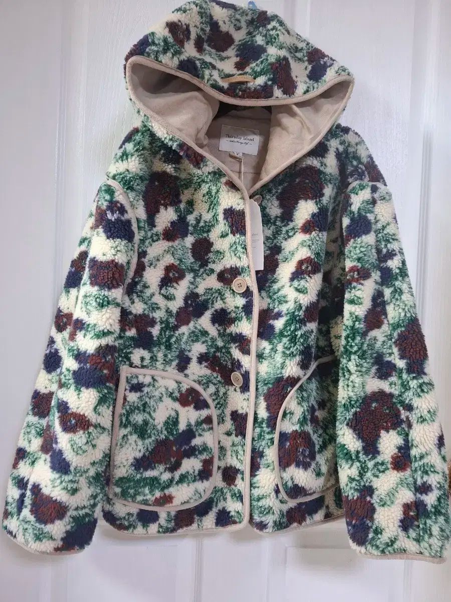 サースデーアイランド フード フラワー ムートン M 買っておき 保管のみの