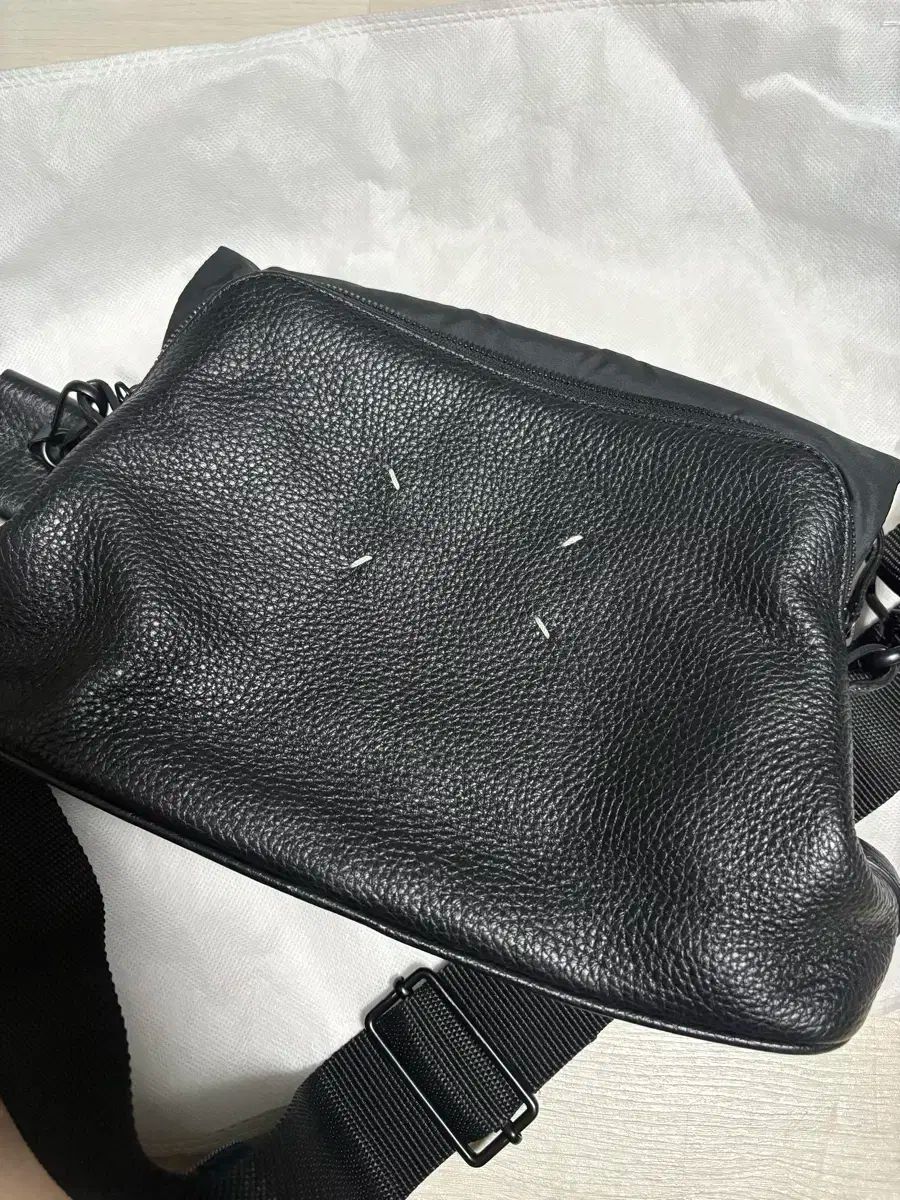 メゾンマルジェラ クロスバック 5AC