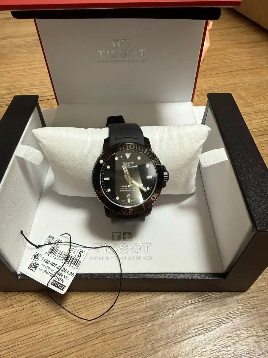  tissot t1204073705100 セーター 自動巻き時計 腕時計(アナログ)