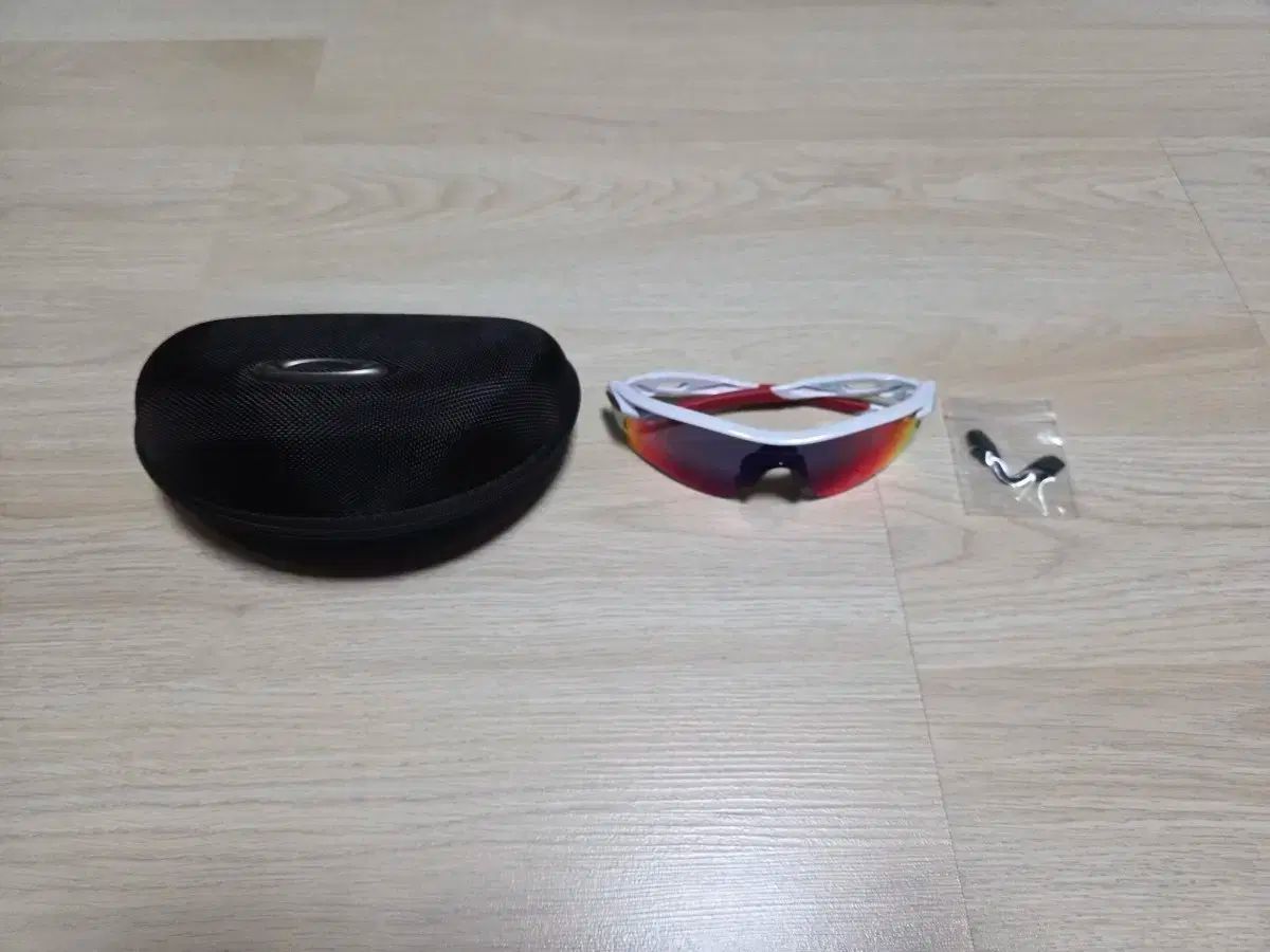 オークリー レーダーロック サングラス