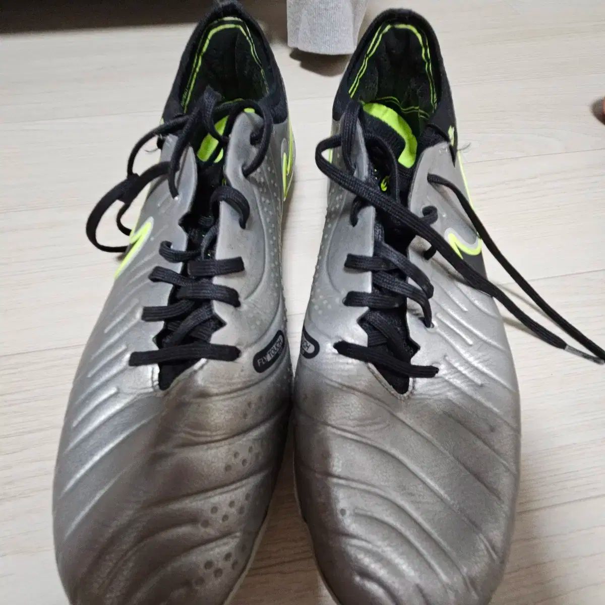 ティエンポ エリート サッカーシューズ