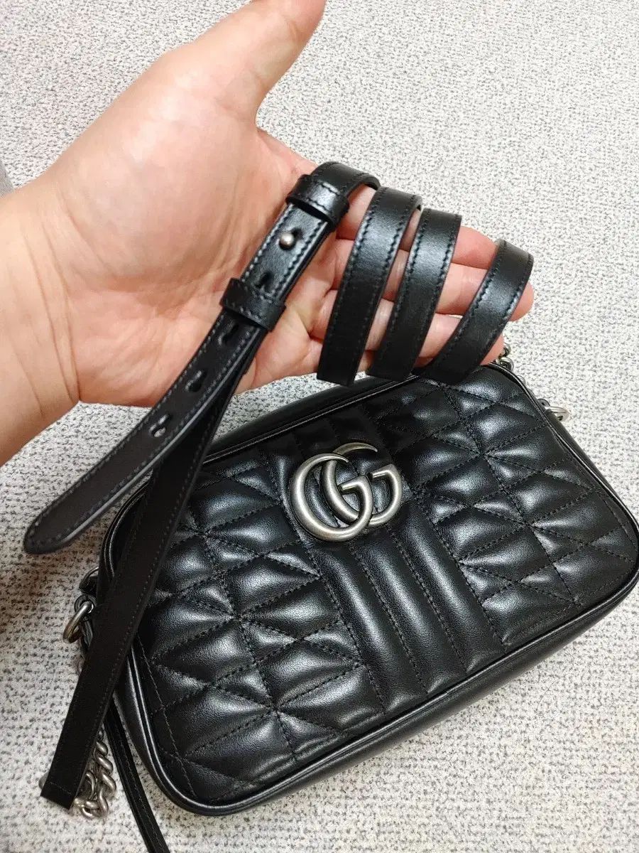  GUCCI グッチ GG マーモント マトラッセ スモール クロスバック カメラバック メッセンジャーバッグ ショルダーバッグ