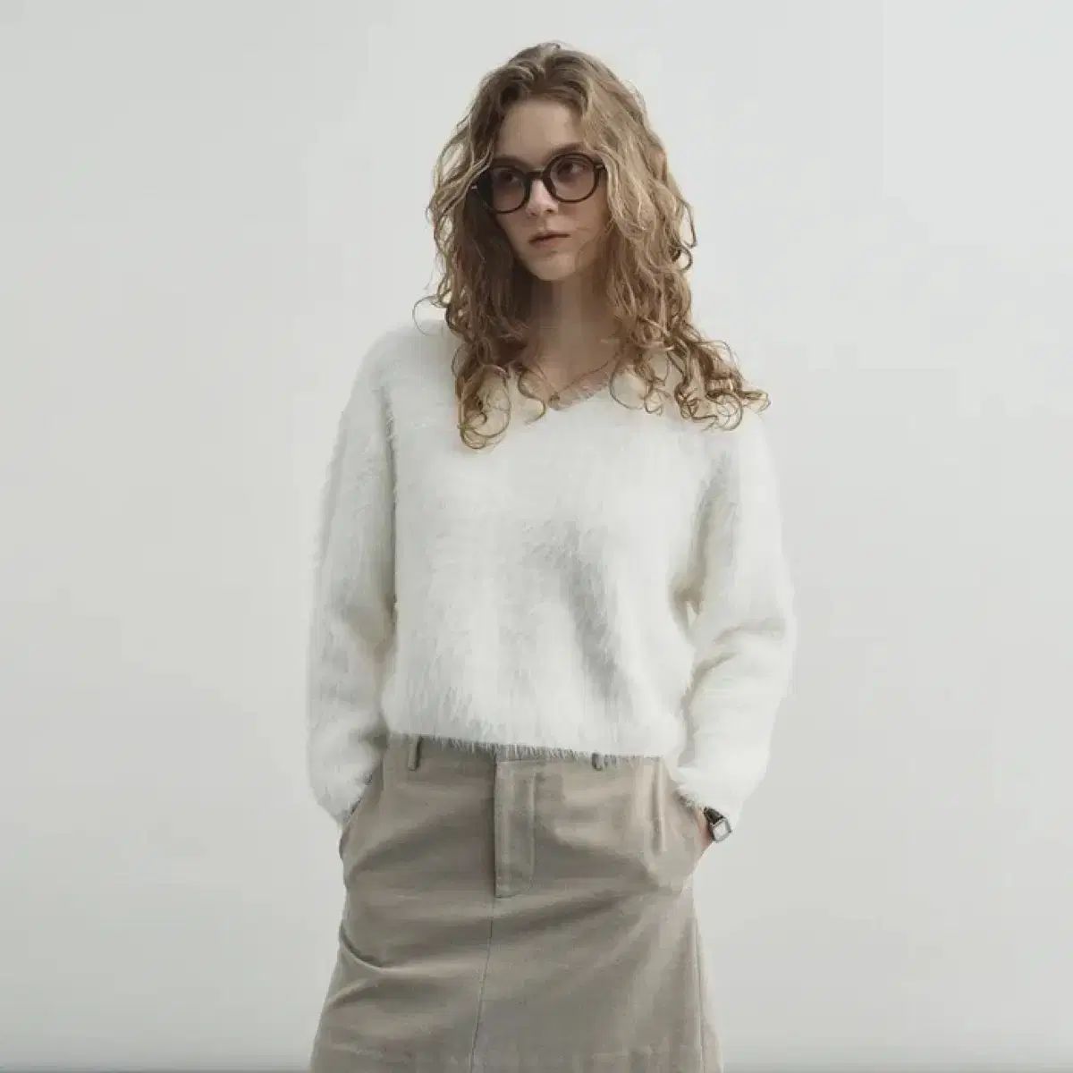 モンゴル ヘアリー アンゴラ Vネック ニット