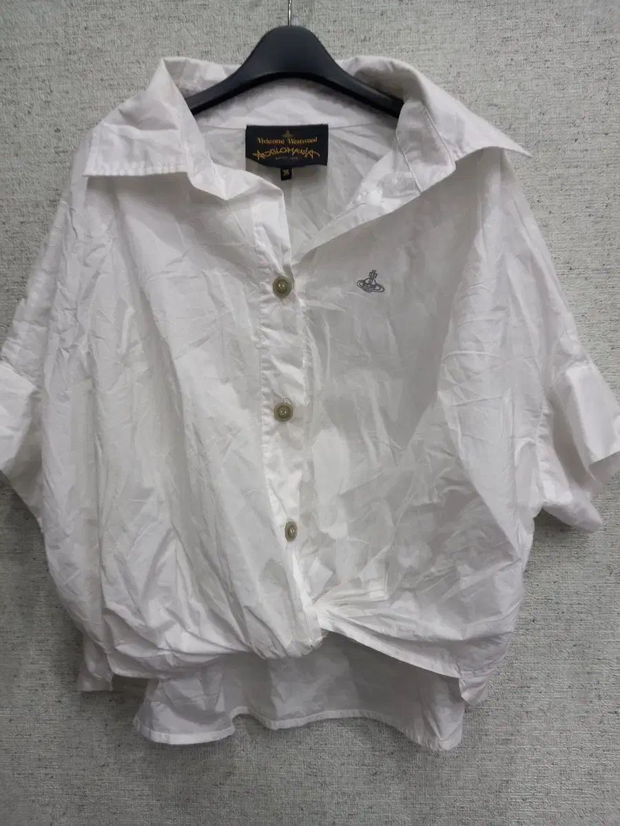 ヴィヴィアン ウエストウッド クロップド ラグラン型 シャツ Free!