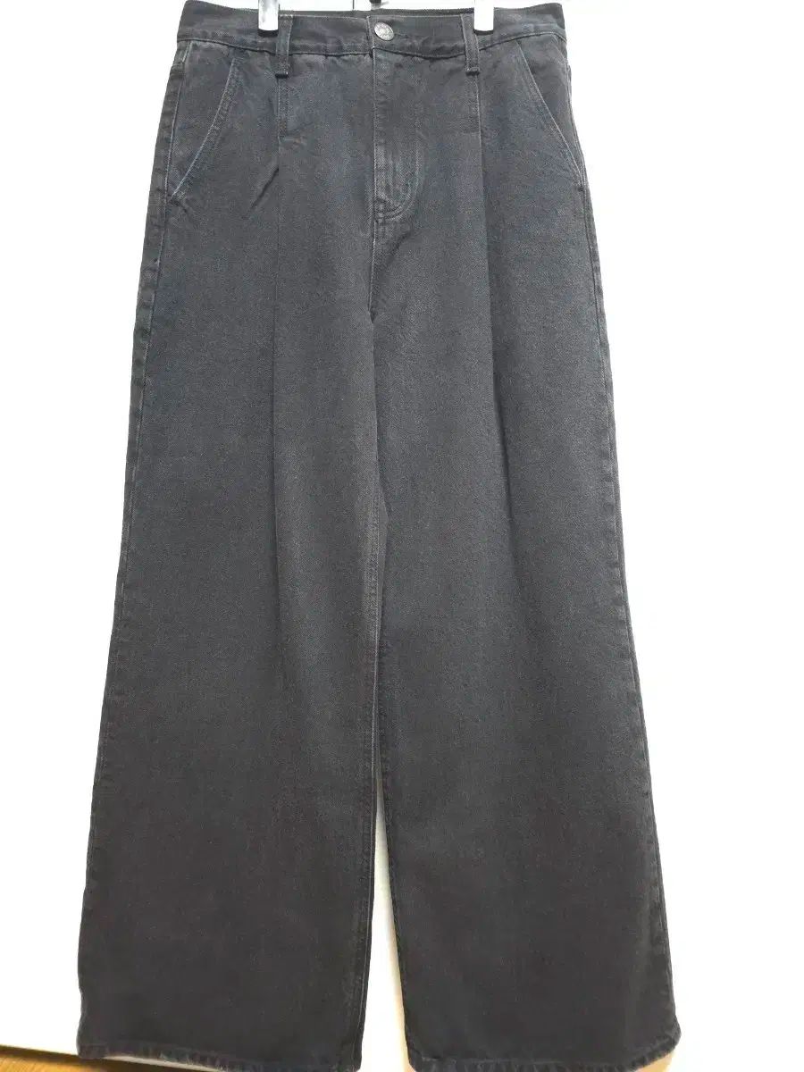 プレオンリー タックベルト付きジーン