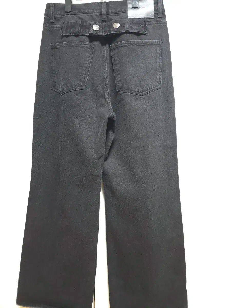 プレオンリー タックベルト付きジーン