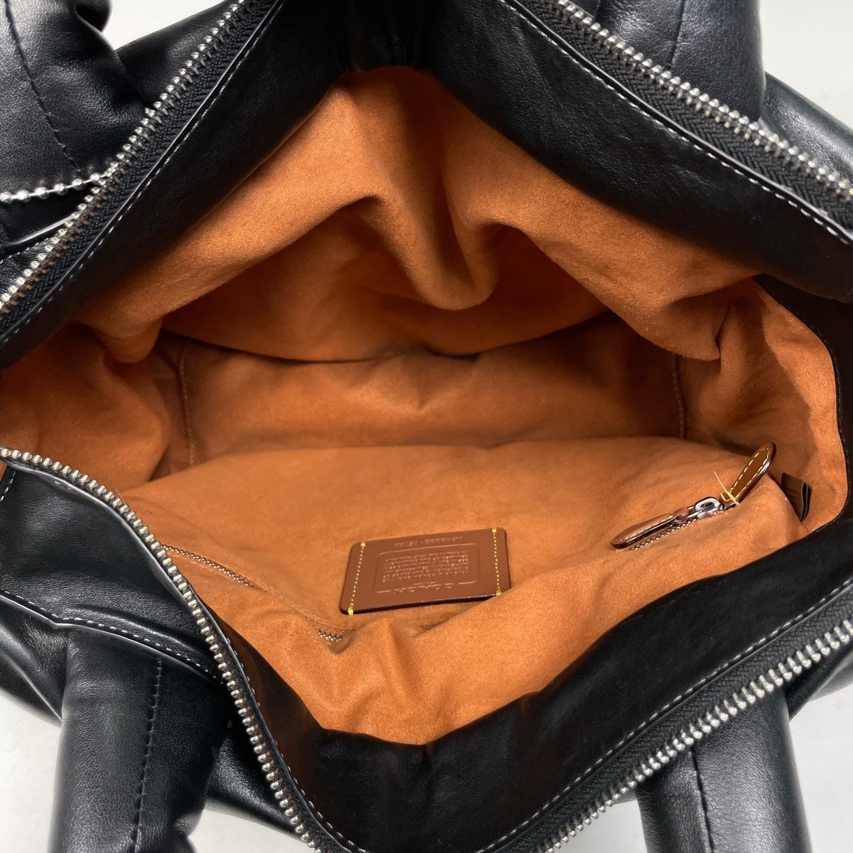 レザー ブラック