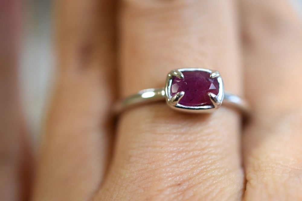 RG10-128 非加熱 アフリカ産 天然ルビー 臙脂色 指輪 フリーサイズ 金属アレルギー対応